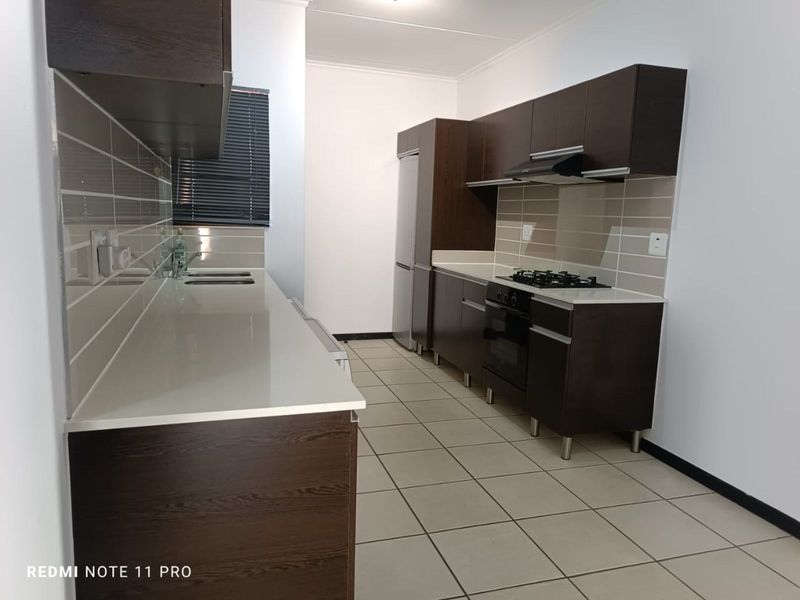 Apartment For Sale in Greenstone Gate - Photo 9