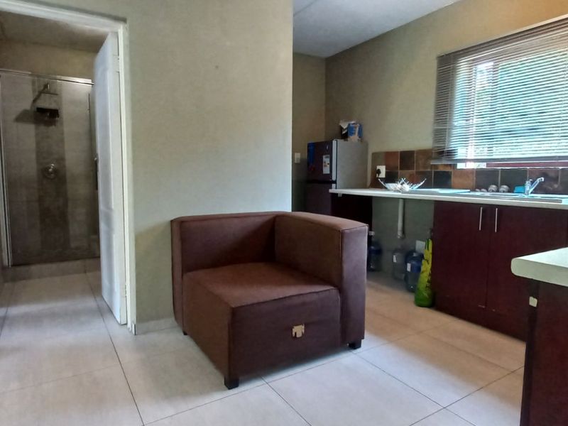 Apartment For Sale in Honeydew Grove - Photo 3