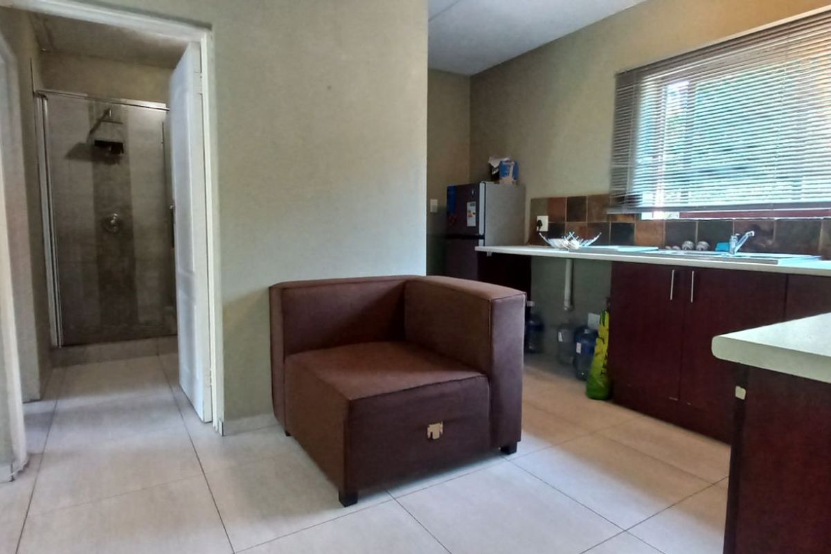 Apartment For Sale in Honeydew Grove - Photo 3