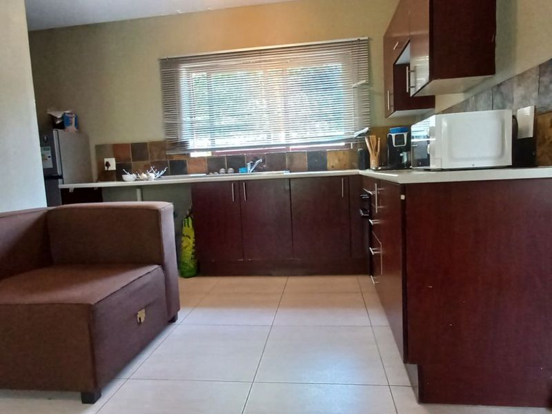 Apartment For Sale in Honeydew Grove - Photo 2