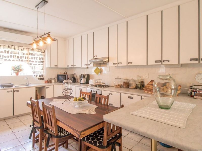 House For Sale in Montagu Central - Photo 7