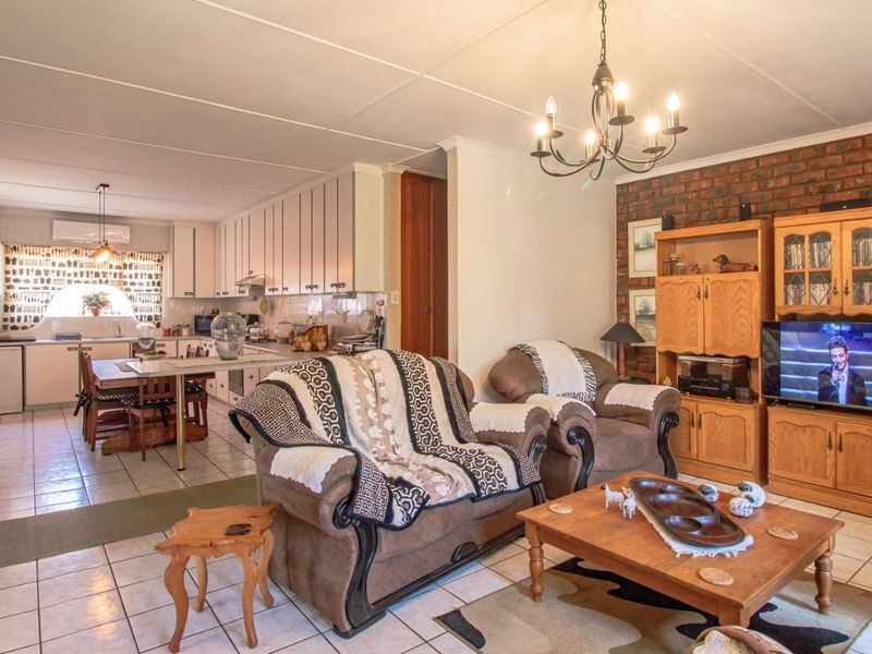 House For Sale in Montagu Central - Photo 10