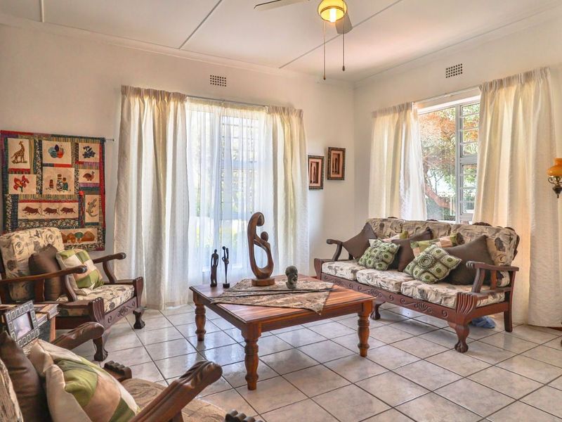 House For Sale in Montagu Central - Photo 4