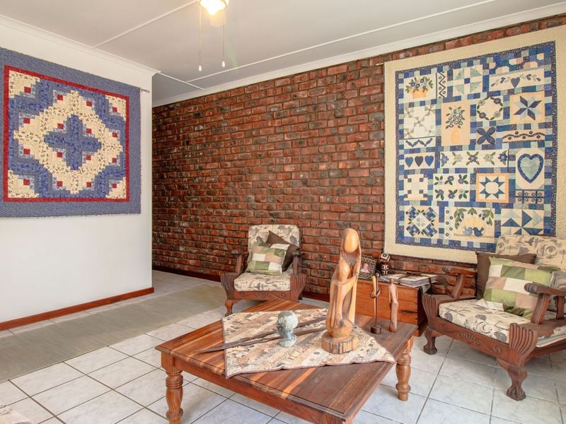 House For Sale in Montagu Central - Photo 3