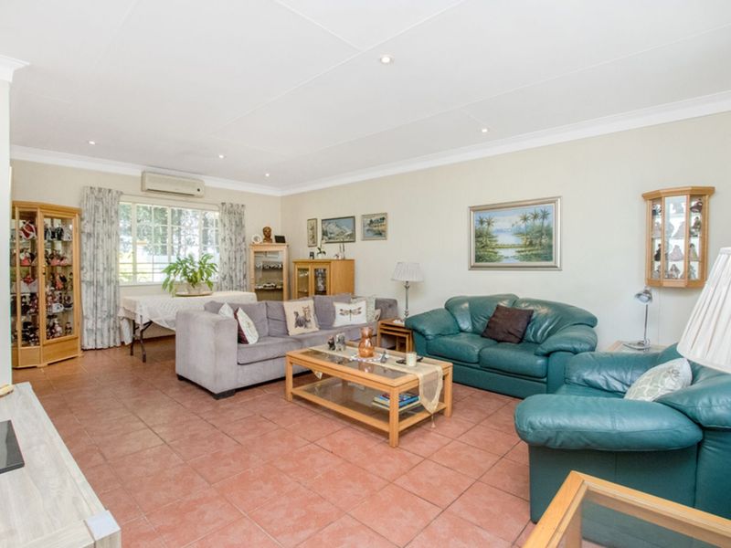 Townhouse For Sale in Sundowner - Photo 2