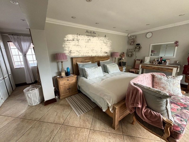 House For Sale in Premierpark - Photo 8