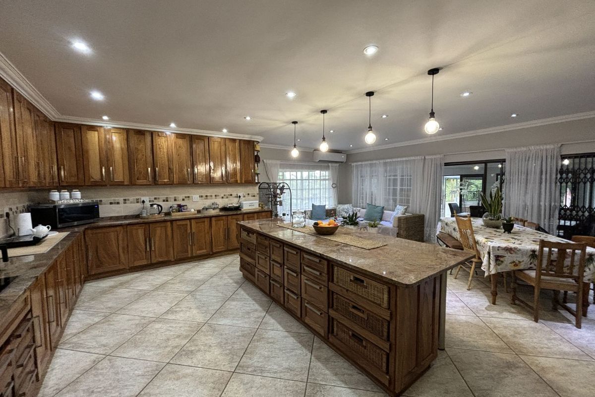 House For Sale in Premierpark - Photo 2