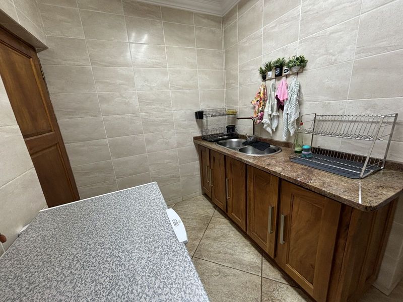 House For Sale in Premierpark - Photo 3