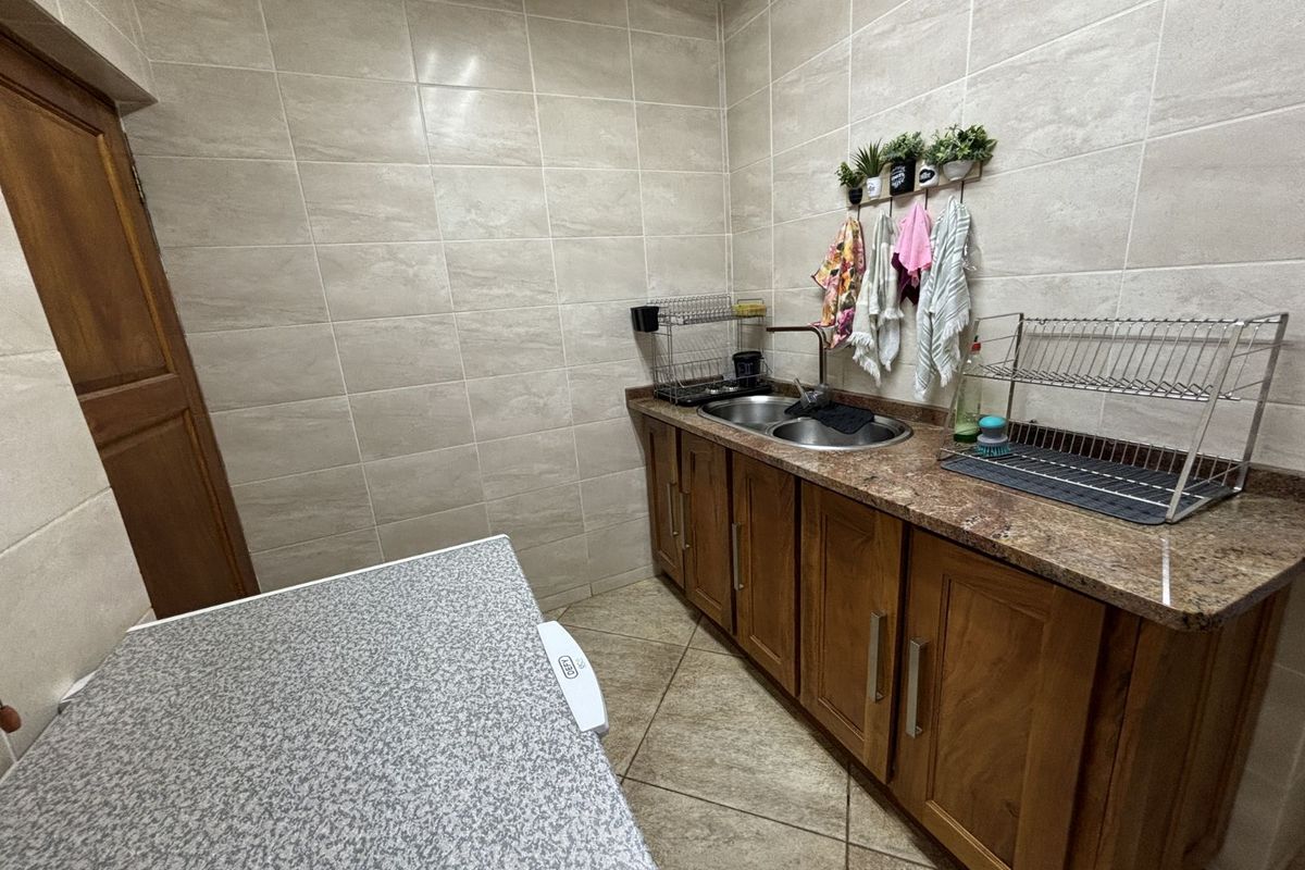 House For Sale in Premierpark - Photo 3