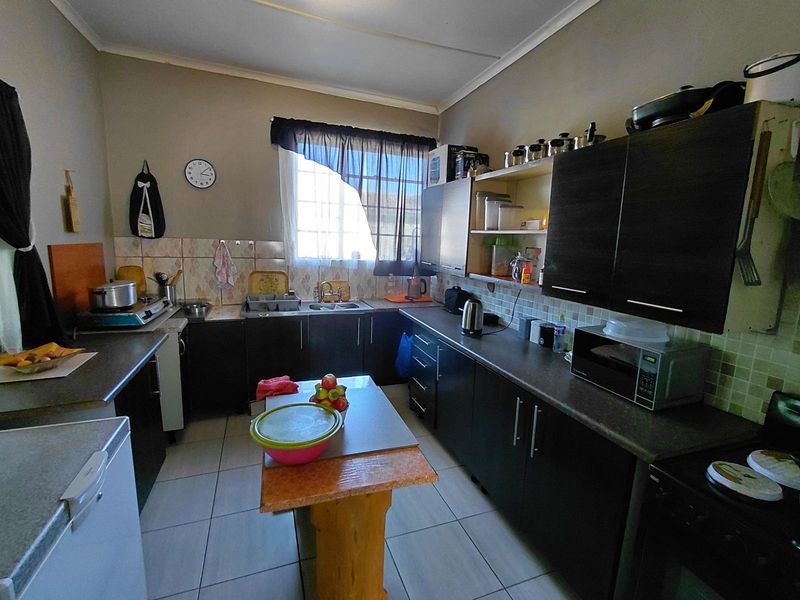 House For Sale in Oudtshoorn South - Photo 8