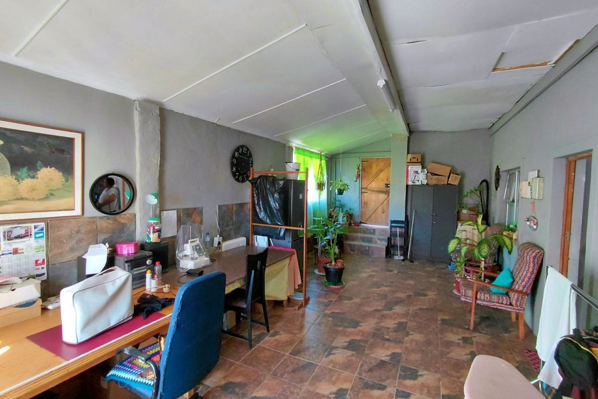 House For Sale in Oudtshoorn South - Photo 5