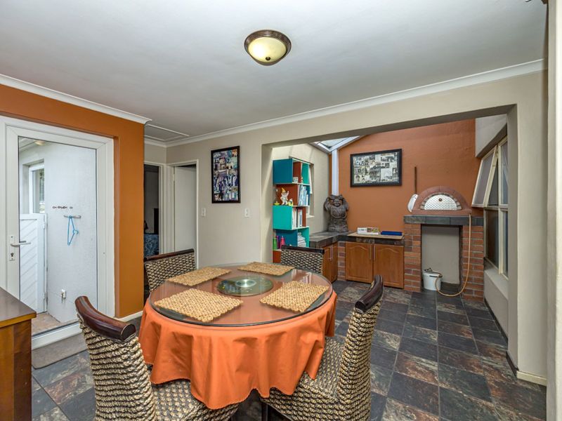 House For Sale in Woodbridge Island - Photo 6