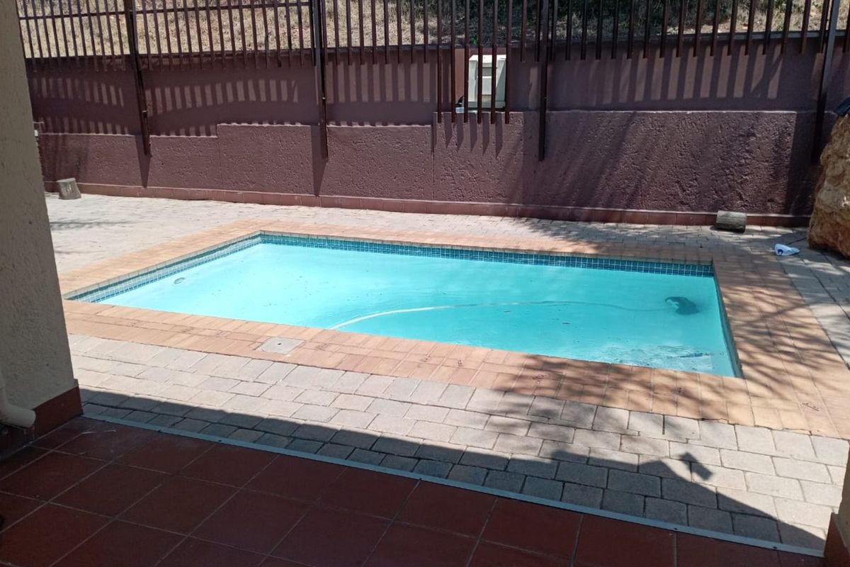 Apartment For Sale in Constantia Kloof - Photo 5