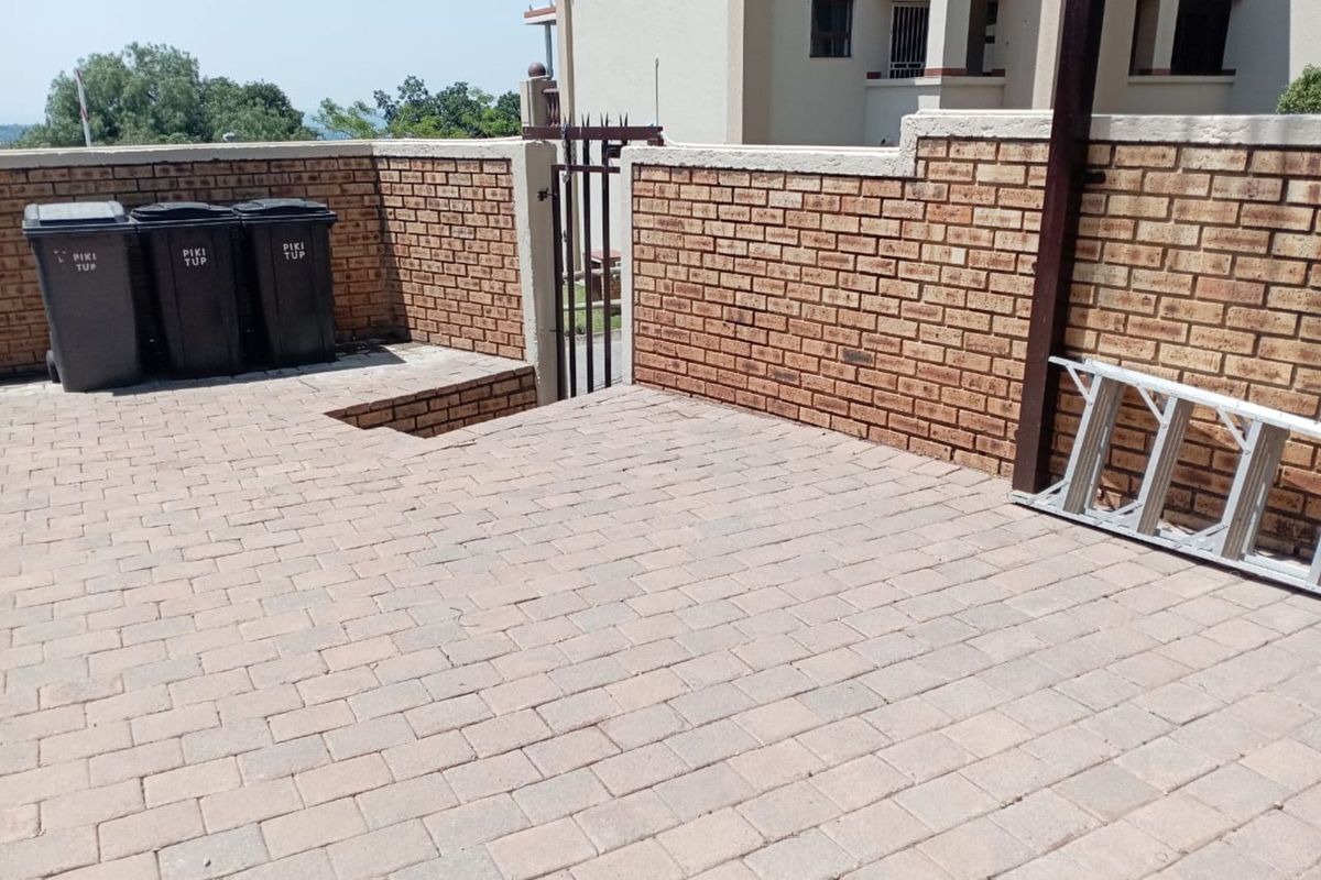 Apartment For Sale in Constantia Kloof - Photo 4