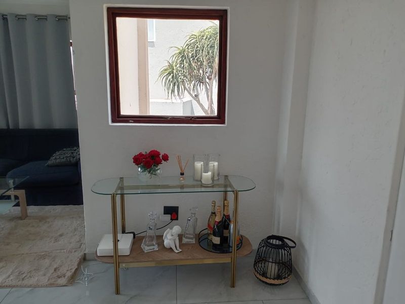 Apartment For Sale in Constantia Kloof - Photo 10