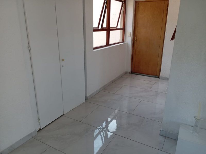 Apartment For Sale in Constantia Kloof - Photo 9