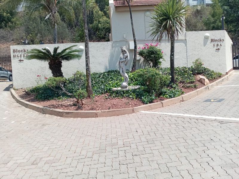 Apartment For Sale in Constantia Kloof - Photo 6