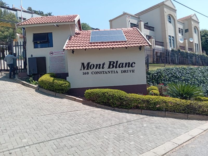 Apartment For Sale in Constantia Kloof - Photo 2