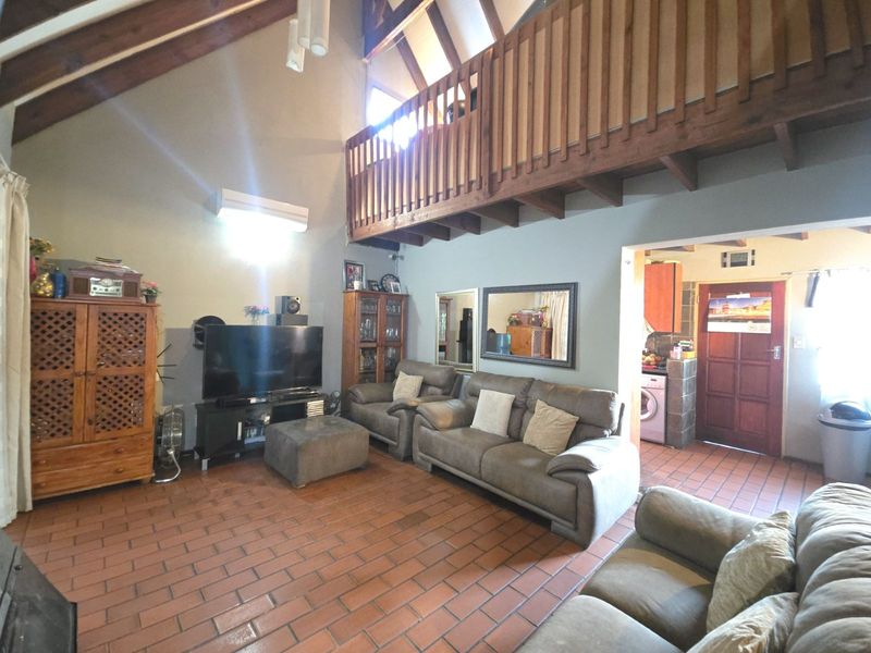 Townhouse For Sale in Zwartkop - Photo 10