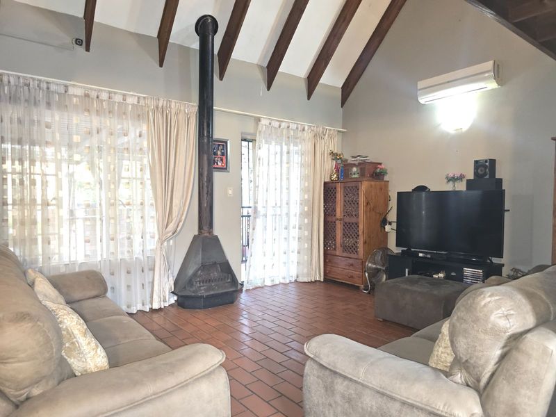 Townhouse For Sale in Zwartkop - Photo 9