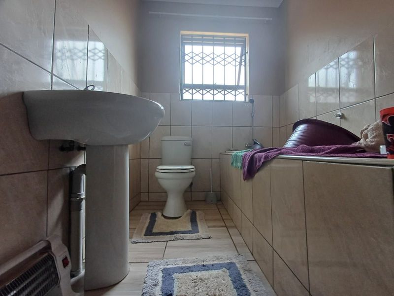 House For Sale in Ellaton - Photo 6