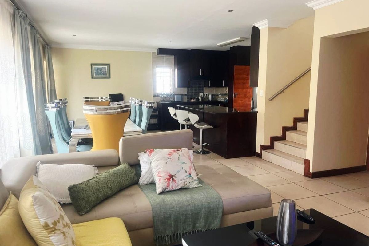 House For Sale in Amberfield Glen - Photo 5