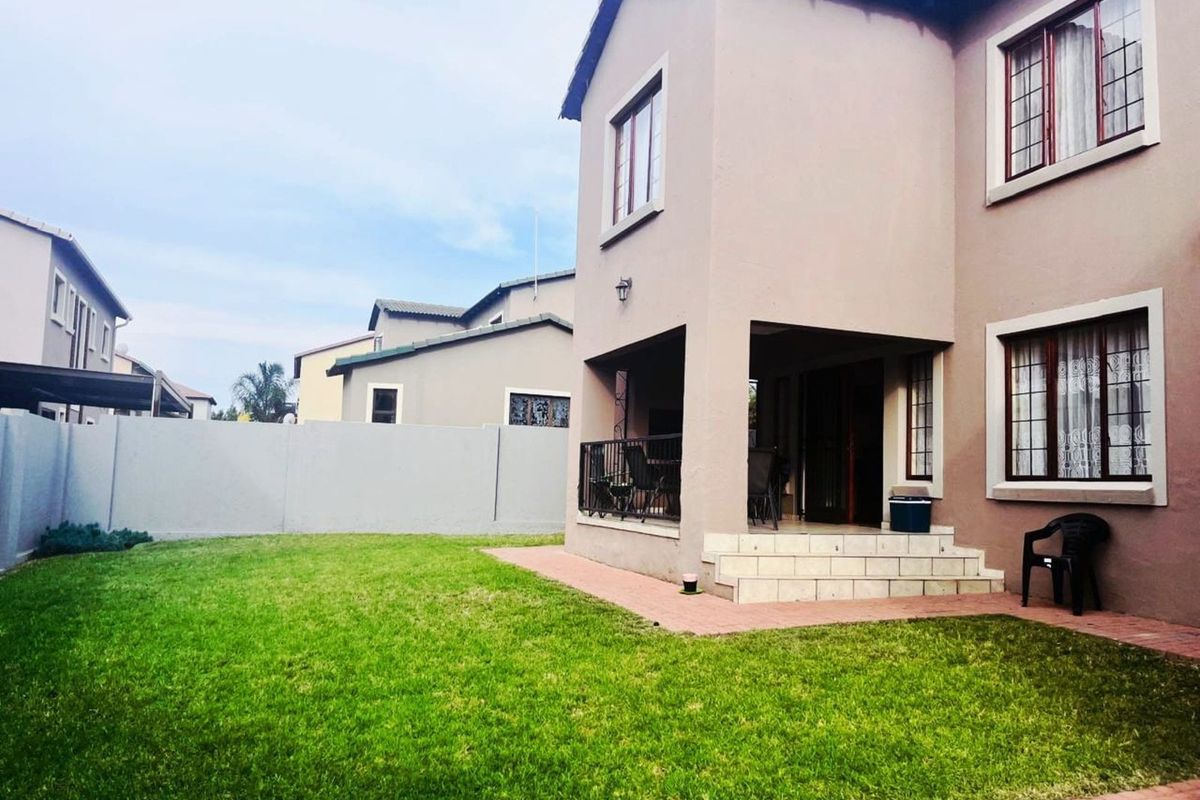 House For Sale in Amberfield Glen - Photo 4