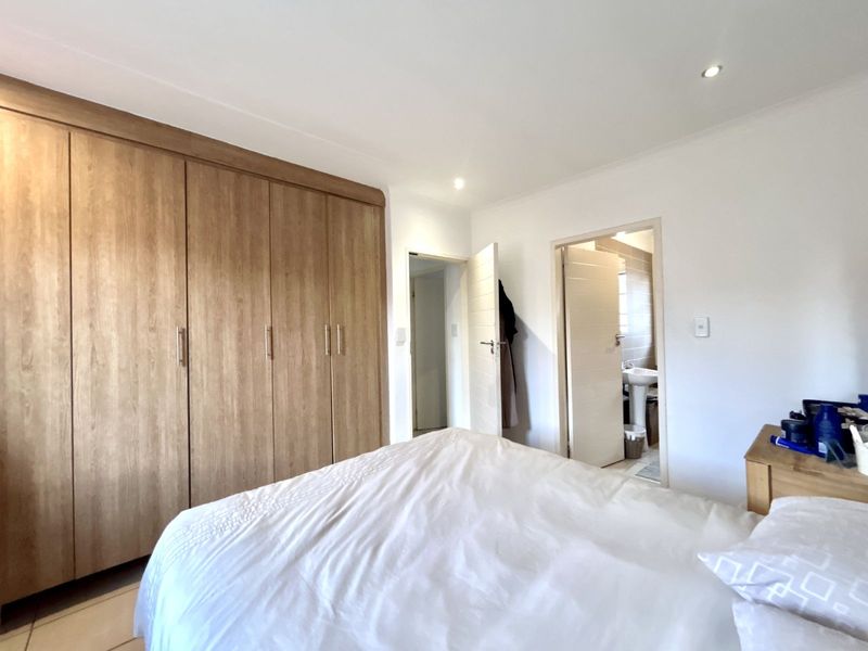 Townhouse For Sale in Mooikloof Ridge - Photo 9