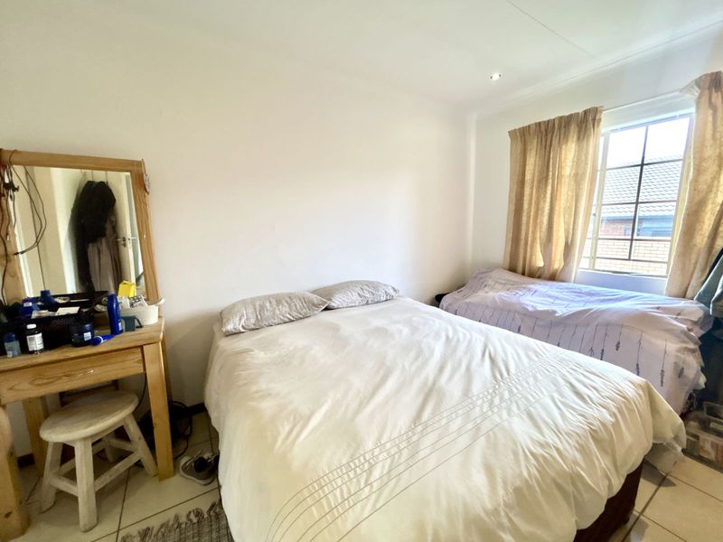 Townhouse For Sale in Mooikloof Ridge - Photo 7