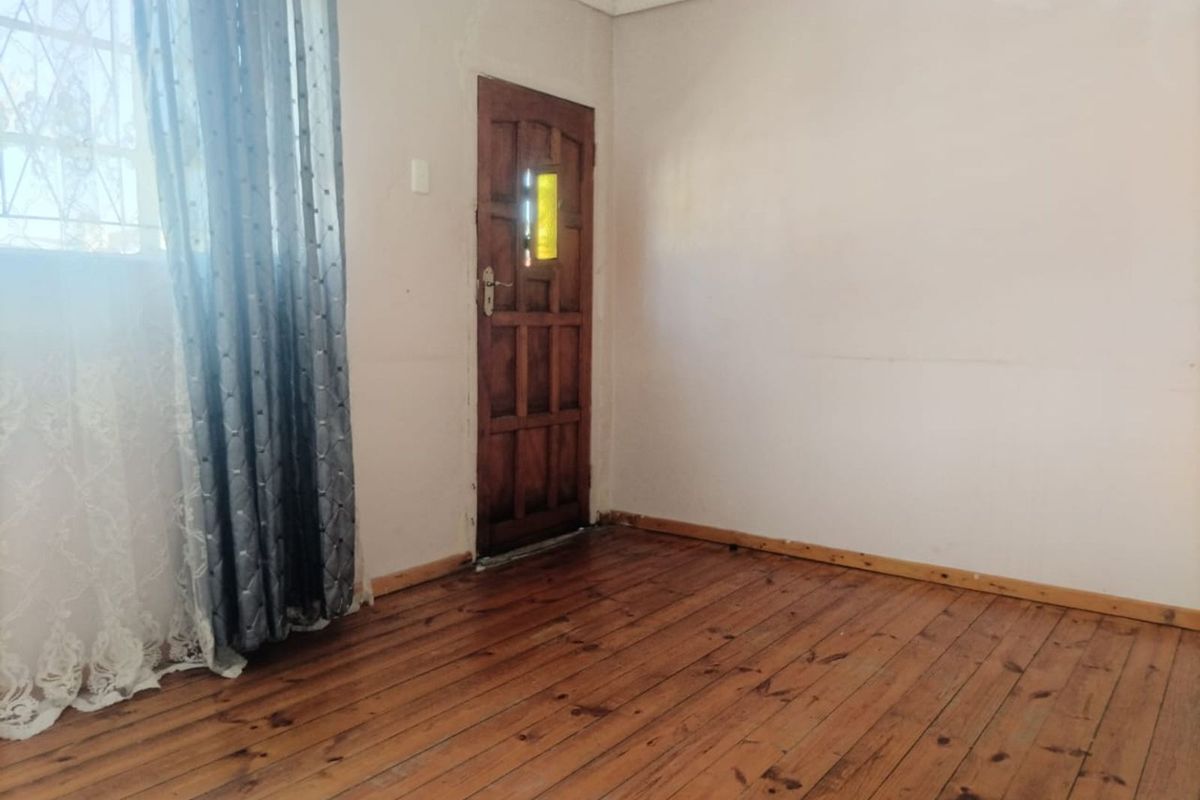 House For Sale in Gelvandale - Photo 3