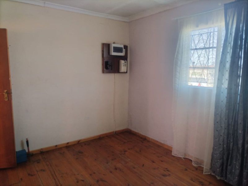 House For Sale in Gelvandale - Photo 8