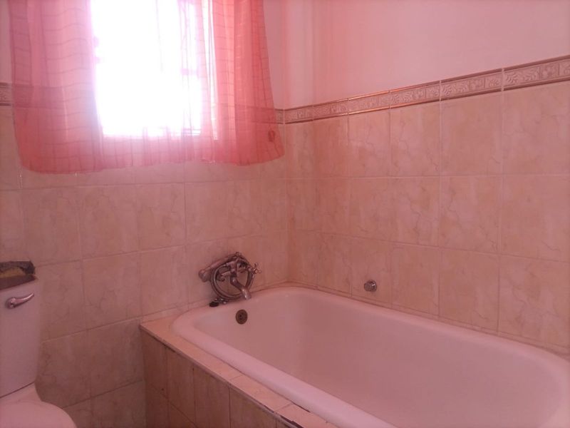 House For Sale in Gelvandale - Photo 10