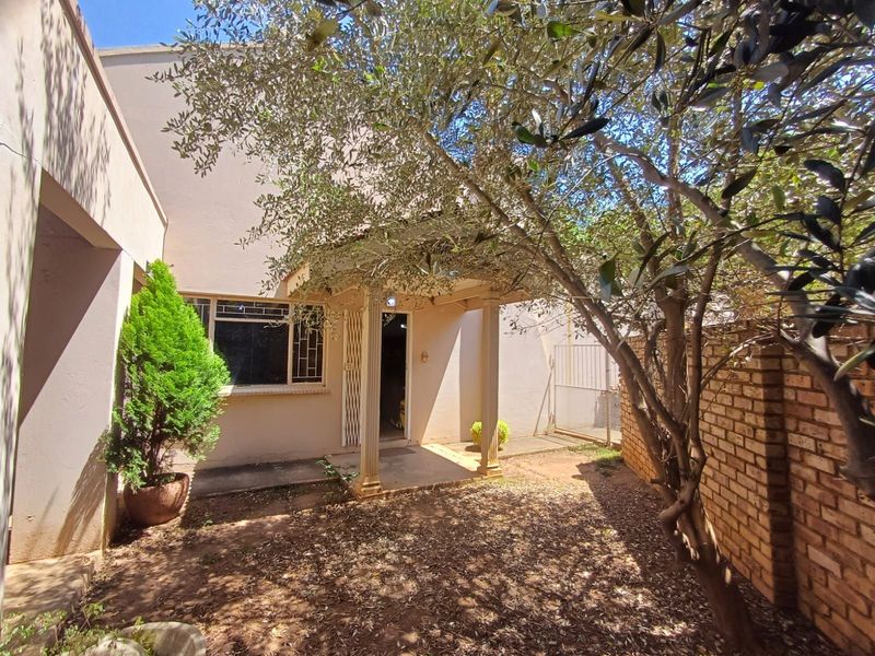 House For Sale in Grimbeeck Park - Photo 3