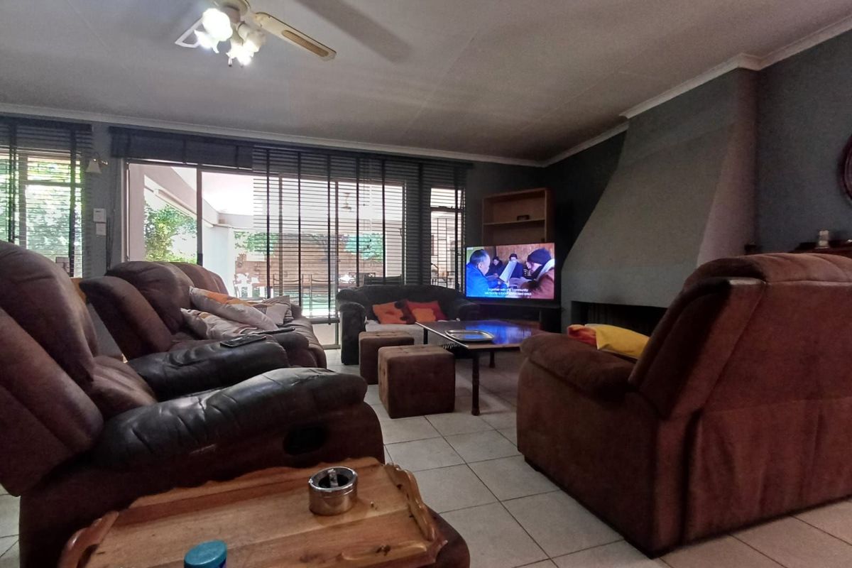 House For Sale in Grimbeeck Park - Photo 5