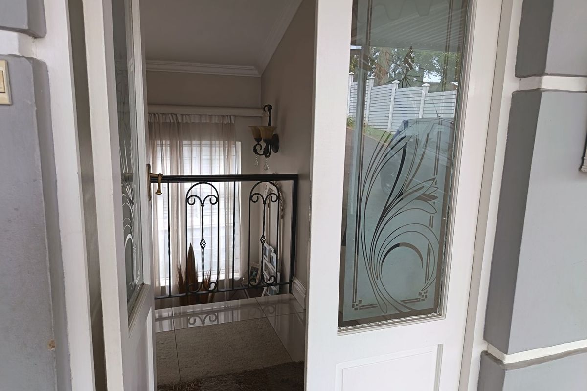 House For Sale in Padfield Park - Photo 5