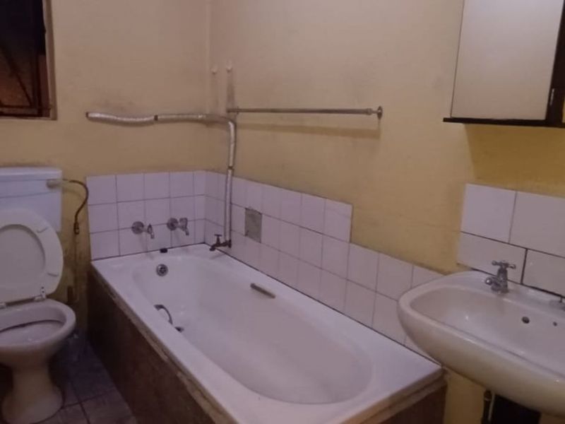 House For Sale in Rabie Ridge - Photo 2