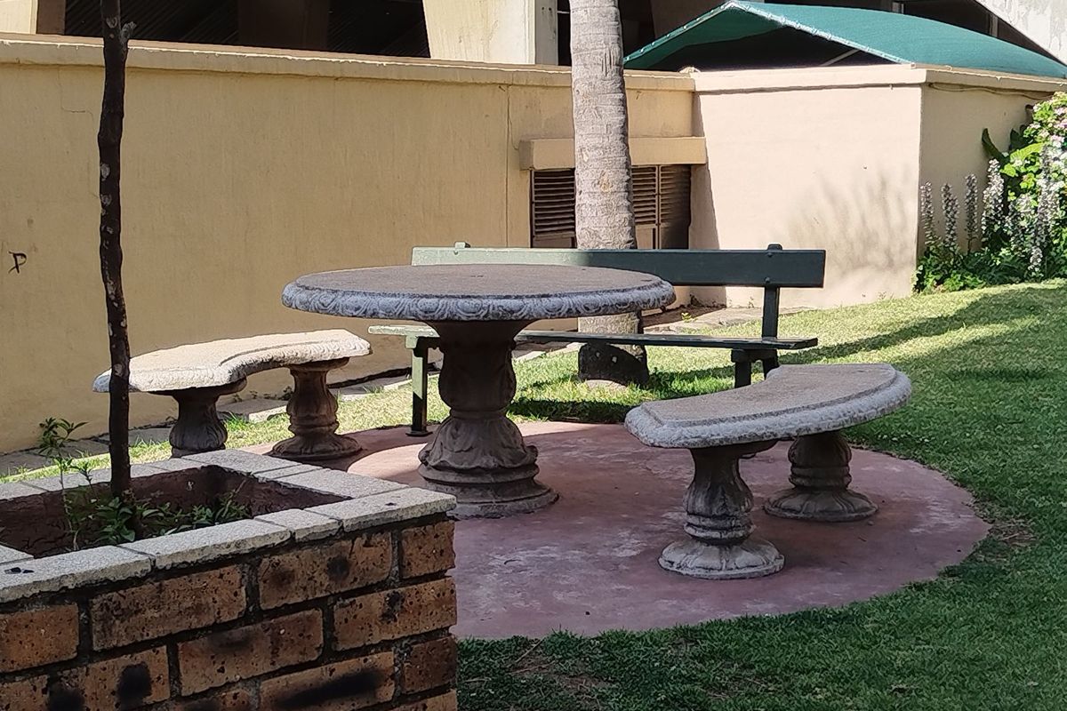 Apartment For Sale in Parktown - Photo 5