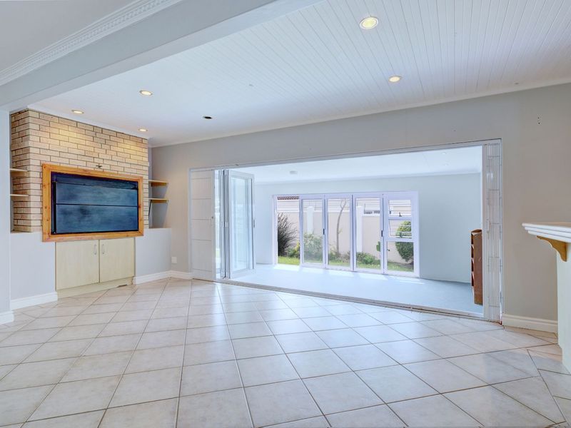 House For Sale in Lovemore Park - Photo 6