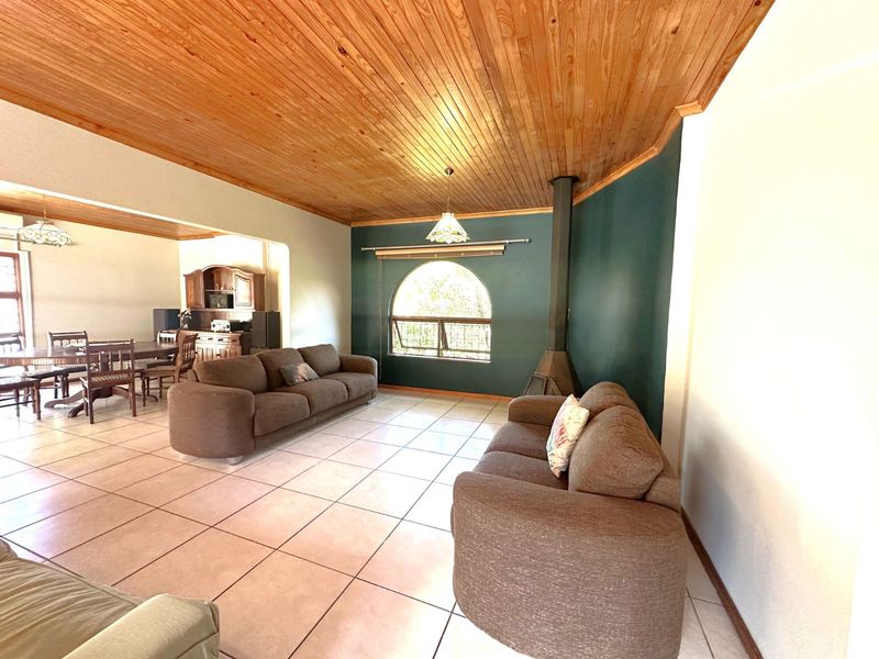 House For Sale in Glen Barrie - Photo 10