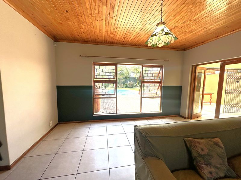 House For Sale in Glen Barrie - Photo 8