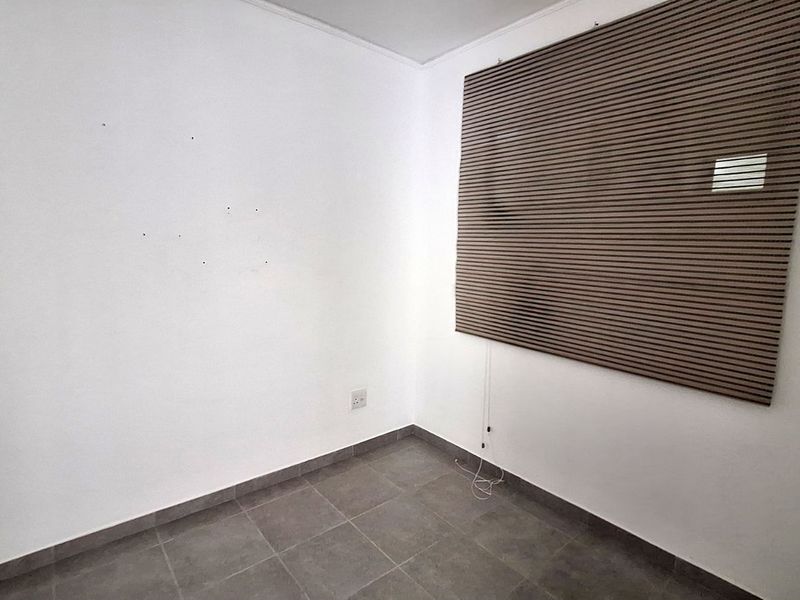 Apartment For Sale in Sheffield Beach - Photo 6