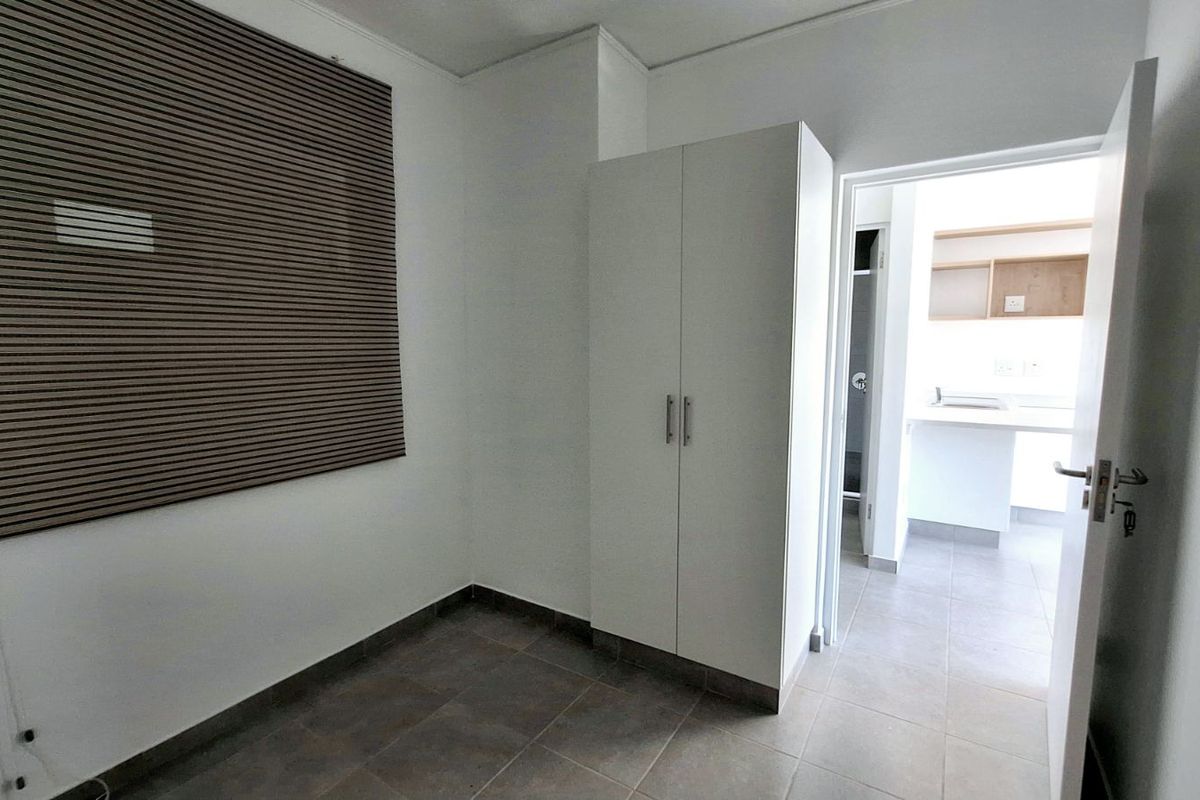 Apartment For Sale in Sheffield Beach - Photo 5