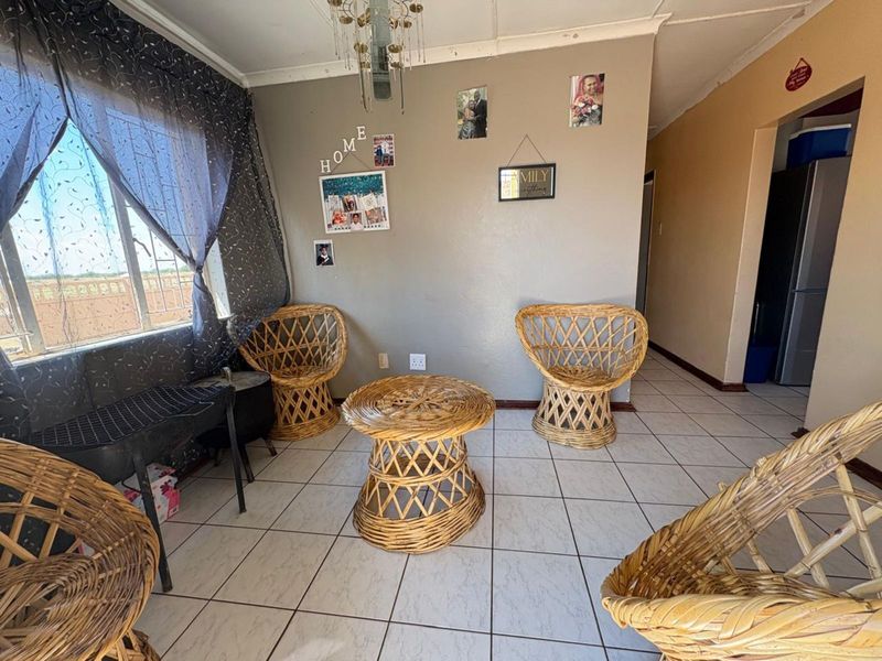 House For Sale in Roodepan - Photo 7