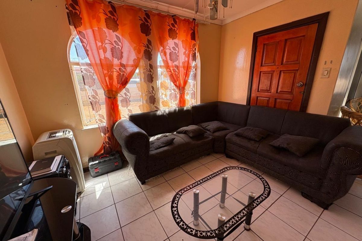 House For Sale in Roodepan - Photo 3