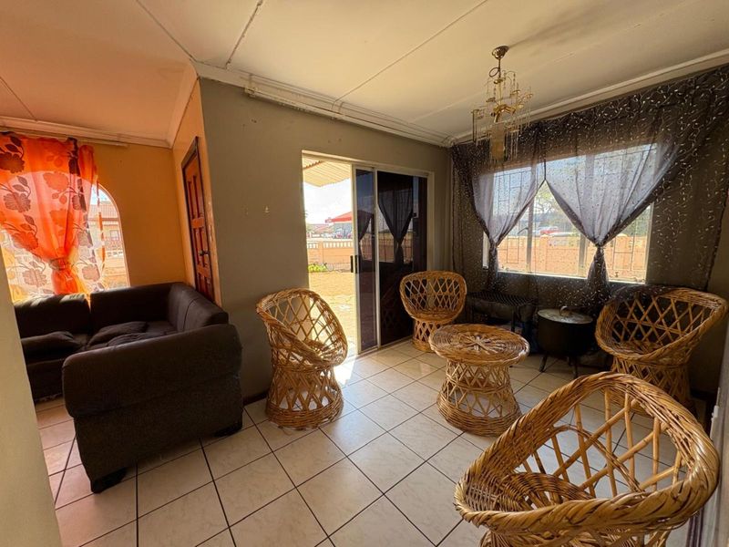 House For Sale in Roodepan - Photo 5