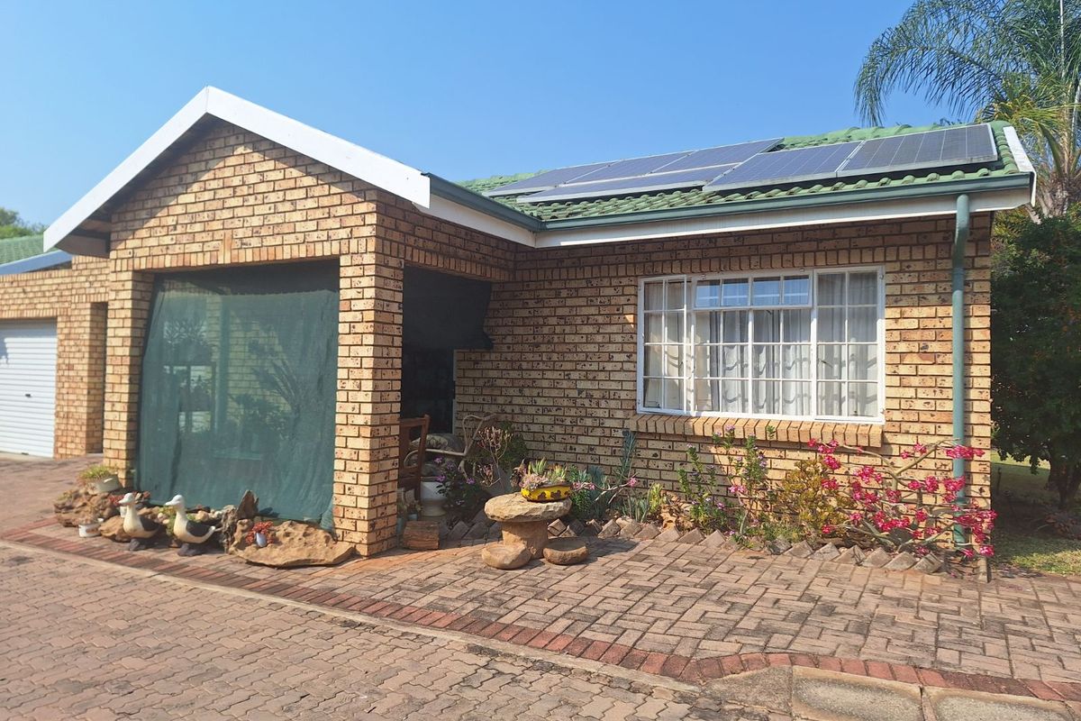 Townhouse For Sale in Bela Bela Central - Photo 2