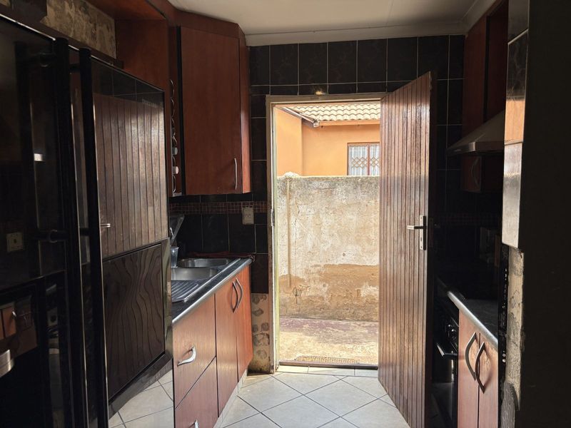 House For Sale in The Orchards - Photo 3