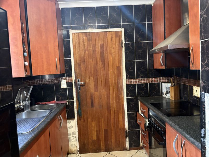 House For Sale in The Orchards - Photo 2