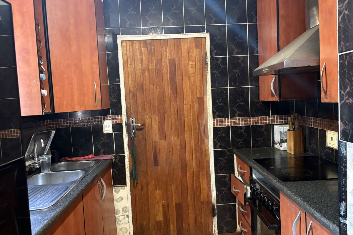 House For Sale in The Orchards - Photo 2