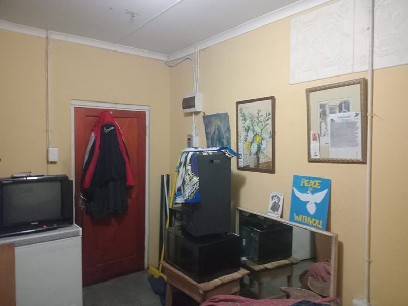 House For Sale in The Hague - Photo 2